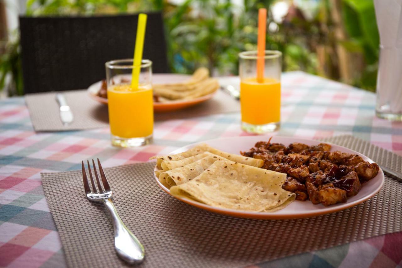 Silk Retreats Thulusdhoo Guest House Экстерьер фото